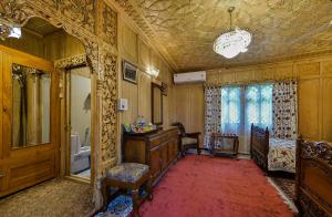 Dastan Heritage Houseboats
