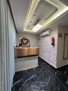 Hotel Luxurious Inn