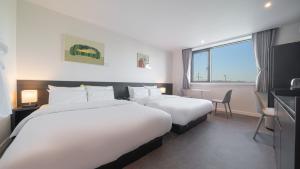 Workers Hotel Daejeon by Aank