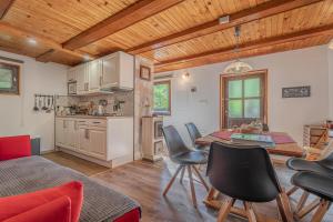 Vila Rozi, Osilnica - vacation house Pr Vili Rozi