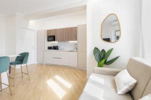 Easylife - Milano - Corso Porta Nuova 46 (P6)