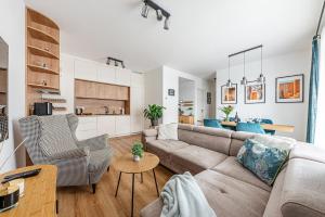 Zenit Horizon Residence with AC , Garage