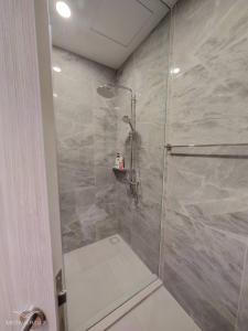 Brand New 2 bedroom near Paragon