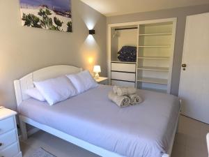 Beach house for 4 by the sea