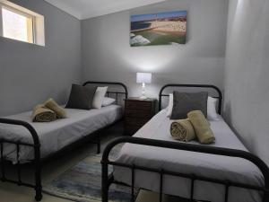 Beach house for 4 by the sea