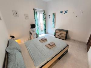 GUESTHOUSE SHARED with HOST