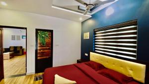 Villa Cresta with Outdoor & Indoor pool 3bhk