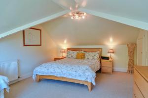 Finest Retreats - Upper Deck