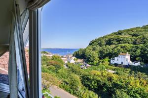 Finest Retreats - Upper Deck