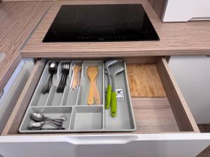 Compass Apartments Елітний Житловий комплекс