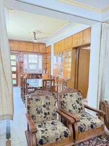 Spacious 3BHK Stay with Balcony & Kitchen comforts