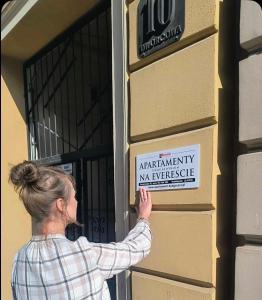 APARTAMENTY NA EVEREŚCIE W ŚCISŁYM CENTRUM Ul DWORCOWA 10 PARKING GRATIs!