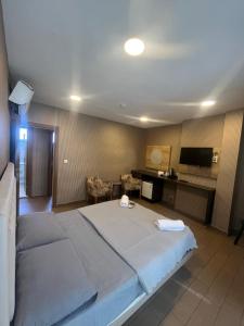 Joi Suites Hotel