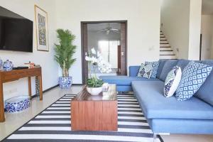 Villa Vipa - Unique 3 Bedrooms pool villa near Naiharn Beach