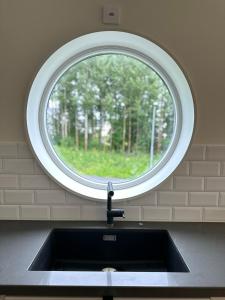 Villa with lakeside location