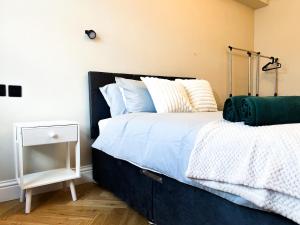 Luxe Apt in Central London, 4-mins from Paddington Station, Near Shops etc & Free Wi-Fi