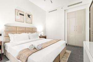 FIRST CLASS 2BR Bright and Elegant Living