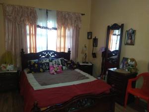 Estate with pool for 7 people in Roldanillo