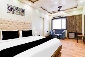 Hotel O Aspiring Inn Jyotirindra Nandi Metro Station