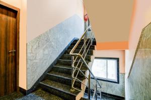 Hotel O Aspiring Inn Jyotirindra Nandi Metro Station