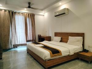Hotel Town Stay Near Rajiv Gandhi Cancer Hospital Rohini