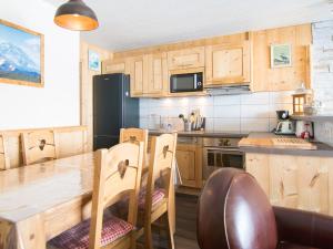 Appartement 2 Pièces Luxe, Ski aux Pieds, Balcon - FR-1-449-33