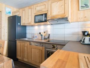 Appartement 2 Pièces Luxe, Ski aux Pieds, Balcon - FR-1-449-33