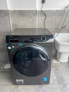 Spacious luxury three bedroom apartment with restaurant ,fully equipped gym, children playing ground, ample parking space and amazing breathtaking scenic city views