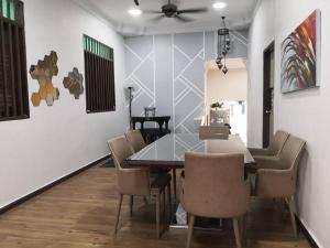 Homestay Three A