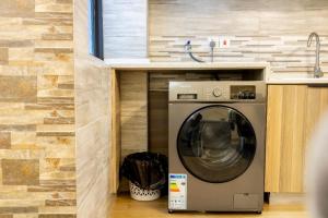 fabulous one bedroom apartment with heated swimming pool fully equipped gym ample parking space and relaxing rooftop with breathtaking views