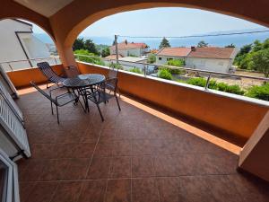 TOM M NV Apartment 250m from the beach, with terrace