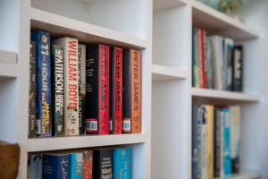 Modern 3 Bed Home with Garden and Parking