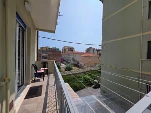 200m from Beach, New Central Apt, AC, WiFi
