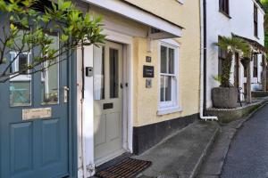 Finest Retreats - Cawsand Cottage