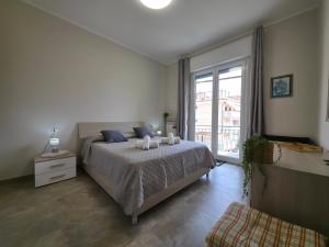 200m from Beach, New Central Apt, AC, WiFi