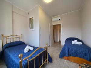 200m from Beach, New Central Apt, AC, WiFi