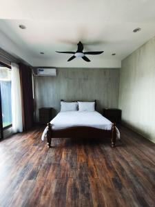 Anilao Mabini Sea House Diveshop and Resort