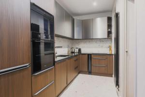 Modern a-c Apartment 4BR-8P - Arc de Triomphe