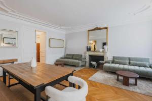 Modern a-c Apartment 4BR-8P - Arc de Triomphe