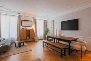 Modern a-c Apartment 4BR-8P - Arc de Triomphe