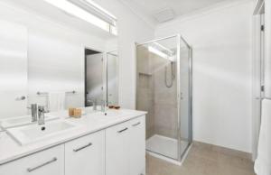 Drysdale Bay View's Single Room suite