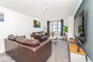 Super Prime Luxury Waterfront View Dbay By Tba