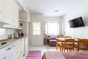 Moonlight 310 Visit Levi