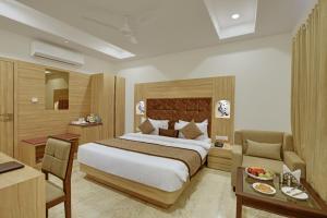 Hotel Cherry Wood