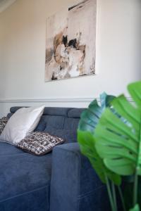 1 BDR Apartment At Caledonia Luxe Stays Short Lets & Serviced Accommodation Paisley