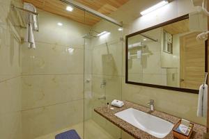 Hotel Cherry Wood