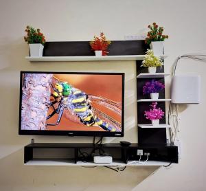 Vrindavan Divine Nest Near Prem Mandir and Iskcon -2BHK Apartment #Lift #ACRooms #Wifi #Family #Couple #FreeParking #Park #2Rooms 2-6 People