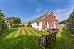 21 Owers Way, West Wittering