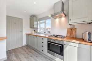 21 Owers Way, West Wittering