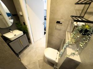 Fried-RICH Apartments